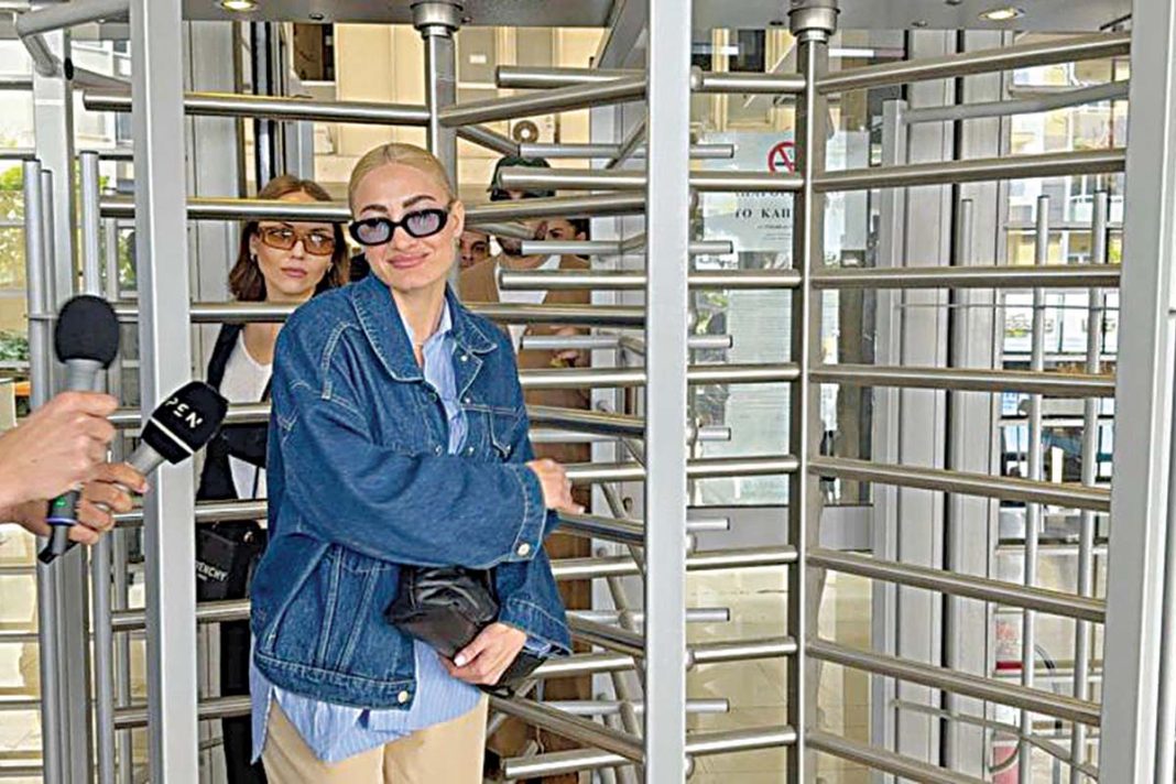 Ιωάννα Τούνη: Διακοπή με VARύ κλίμα στη δίκη για το ροζ βίντεο
