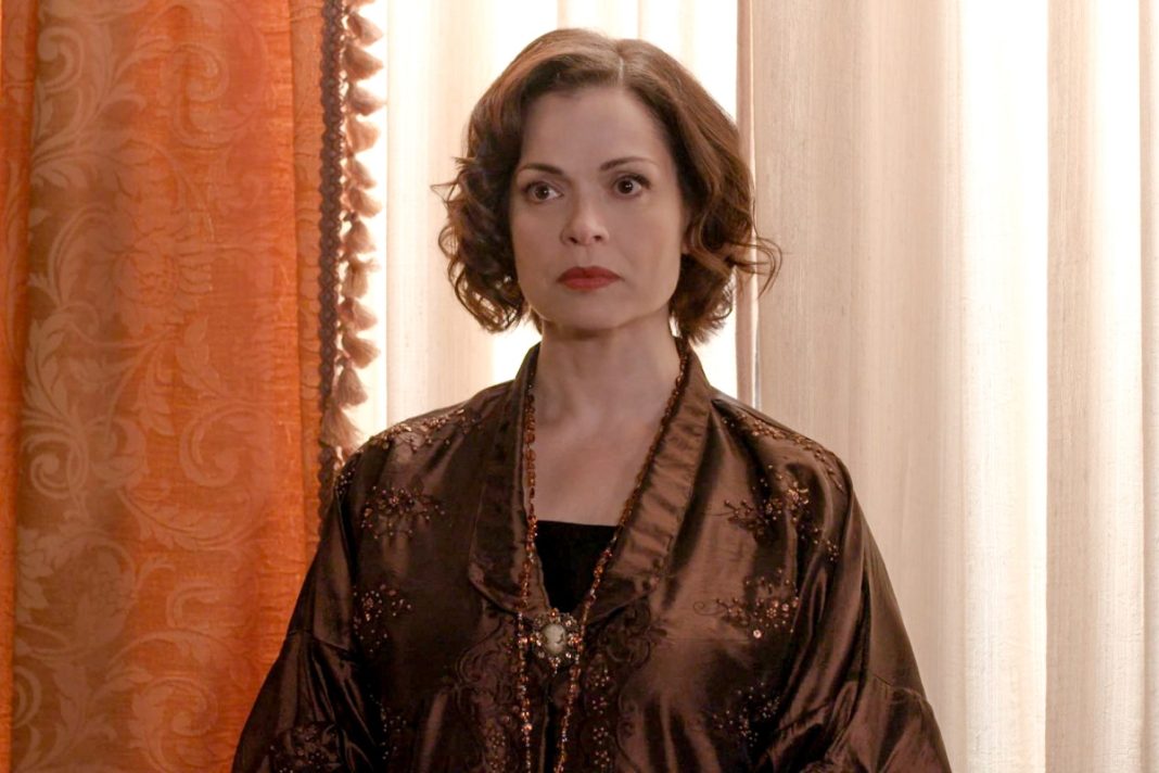 «Grand Hotel»: Ο Χρόνης πιέζει τον γιατρό Ρούσσο να μιλήσει για το πιστοποιητικό θανάτου