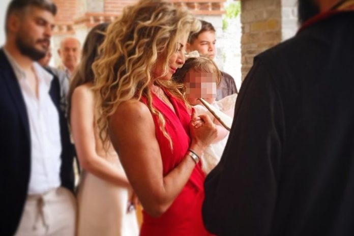 Νονά έγινε η Κατερίνα Λάσπα