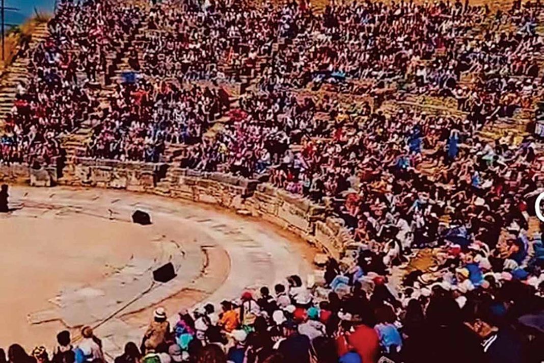 Το απόλυτο sold out για την «Ελένη» του Ευριπίδη σε σκηνοθεσία Γιούλης Ηλιόπουλου