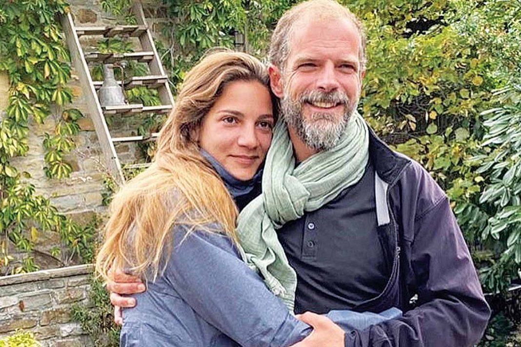 Αθόρυβο «baby bloom» για τη δυναστεία Λαιμού