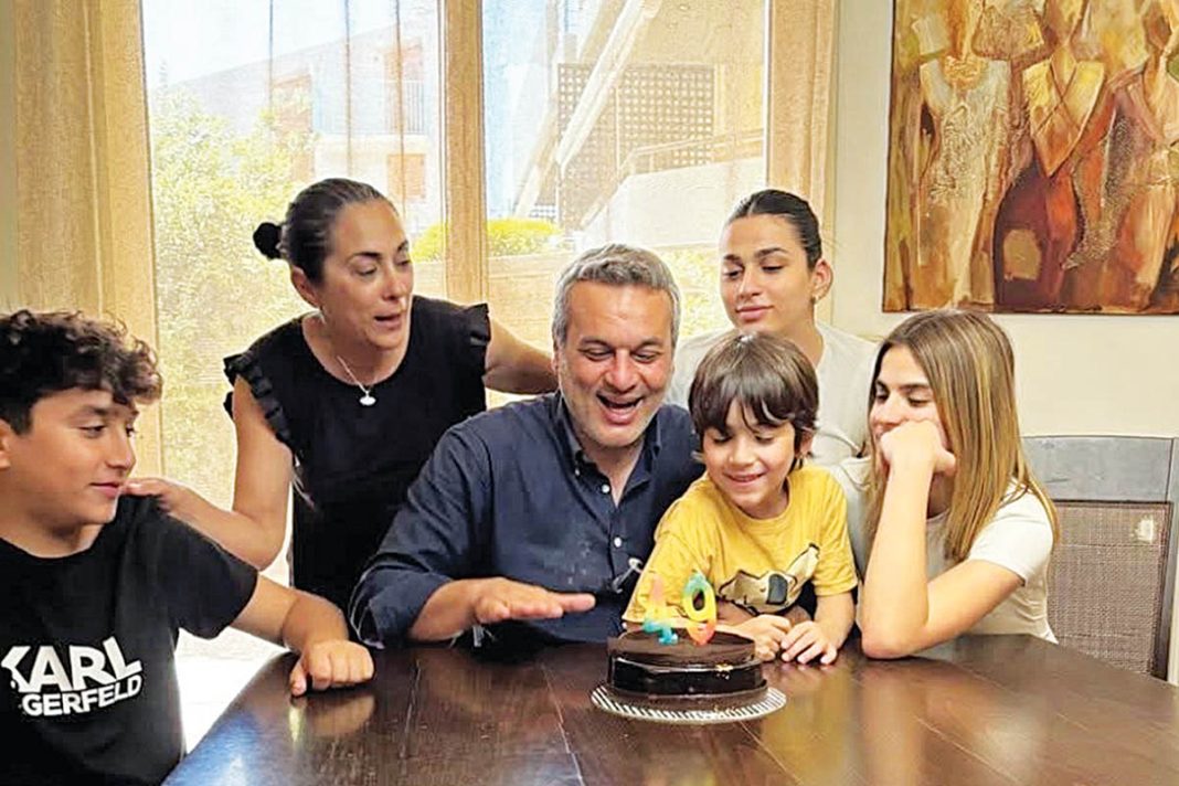 Διπλή χαρά για τον Χάρη Μαμουλάκη