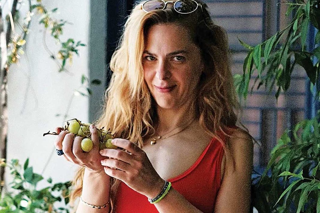 Μόρφη σε καλοκαιρινή διάθεση