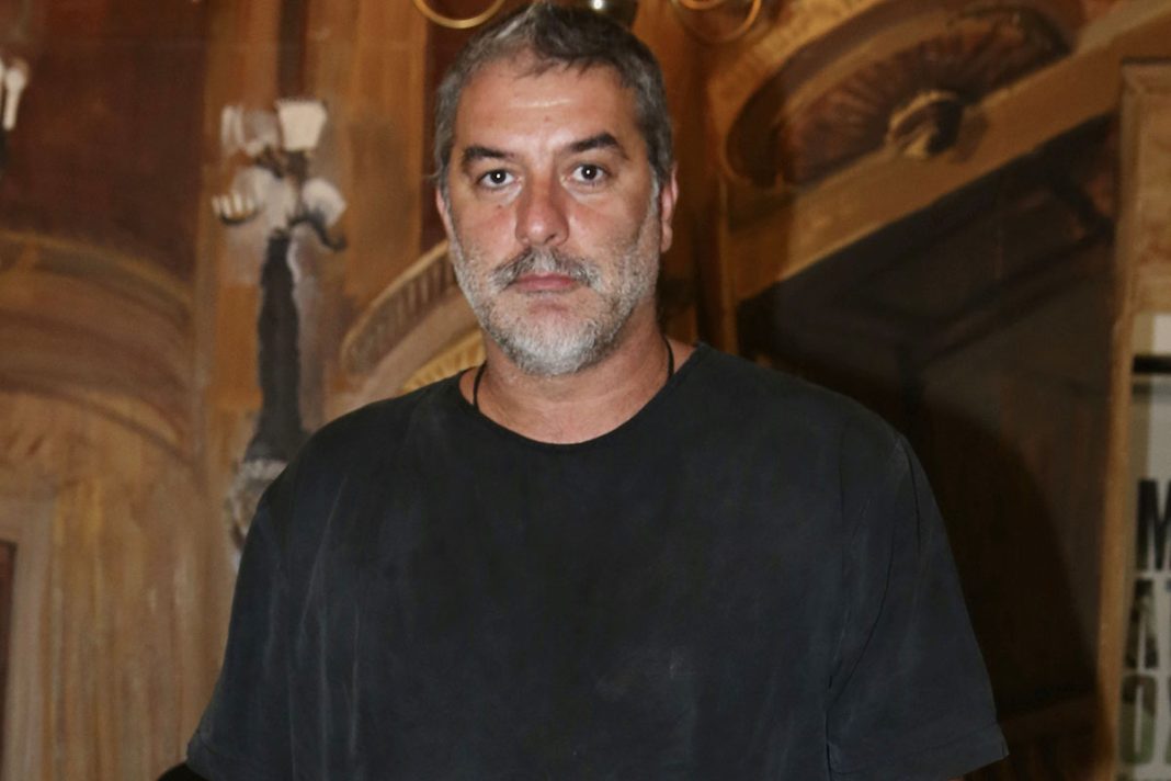 Βασίλης Μπισμπίκης: «Μου έφυγε το τιμόνι και προκάλεσα ζημιά σε παρκαρισμένα αυτοκίνητα»