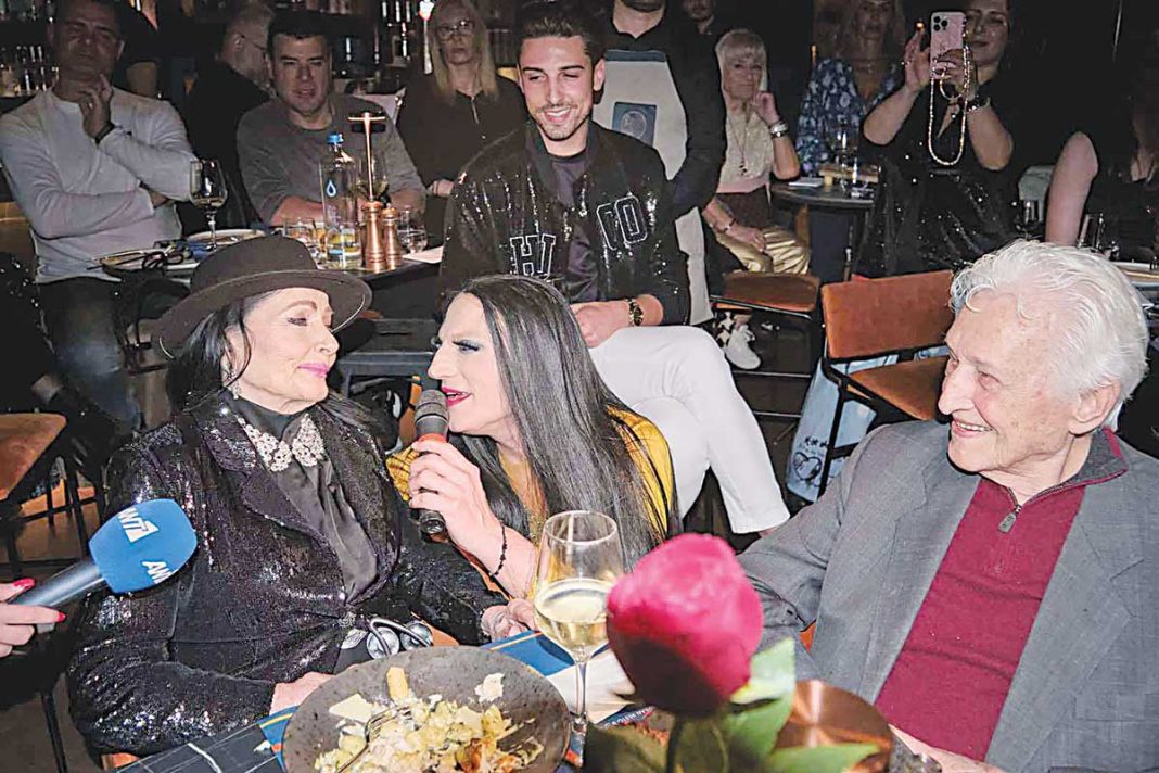 Ζωζώ Σαπουντζάκη: Η «βασίλισσα» ξεπόρτισε για τον Ζάχο της