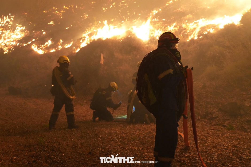 Εφιαλτική νύχτα για τη Χίο – Η πύρινη λαίλαπα σκέπασε το νησί