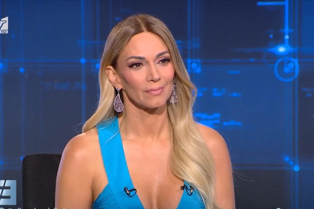 Έλλη Κοκκίνου: «Την περίοδο του διαζυγίου έπαθα την πρώτη κρίση πανικού»