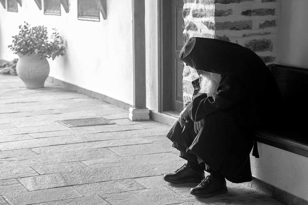 Ζημιές σε τέσσερα μοναστήρια του Αγίου Ορους από τον χορό των Ρίχτερ