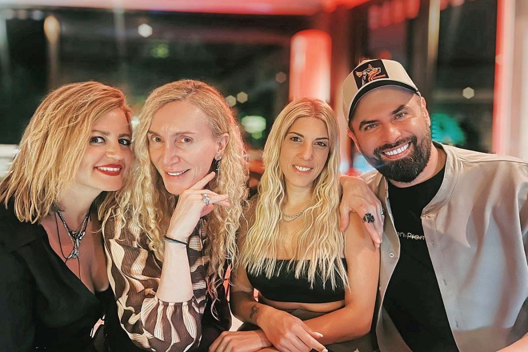 Το πάρτι γενεθλίων του Angelo με guests καλλιτέχνες φίλους του