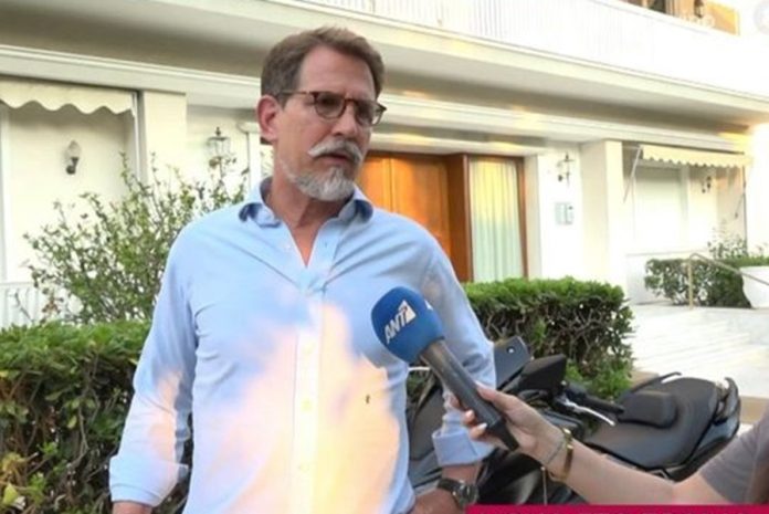 Ενοχλημένος ο Παύλος Ντε Γκρες: «Είναι δύσκολο να απαντάμε σε κάποιες ερωτήσεις που έχετε»