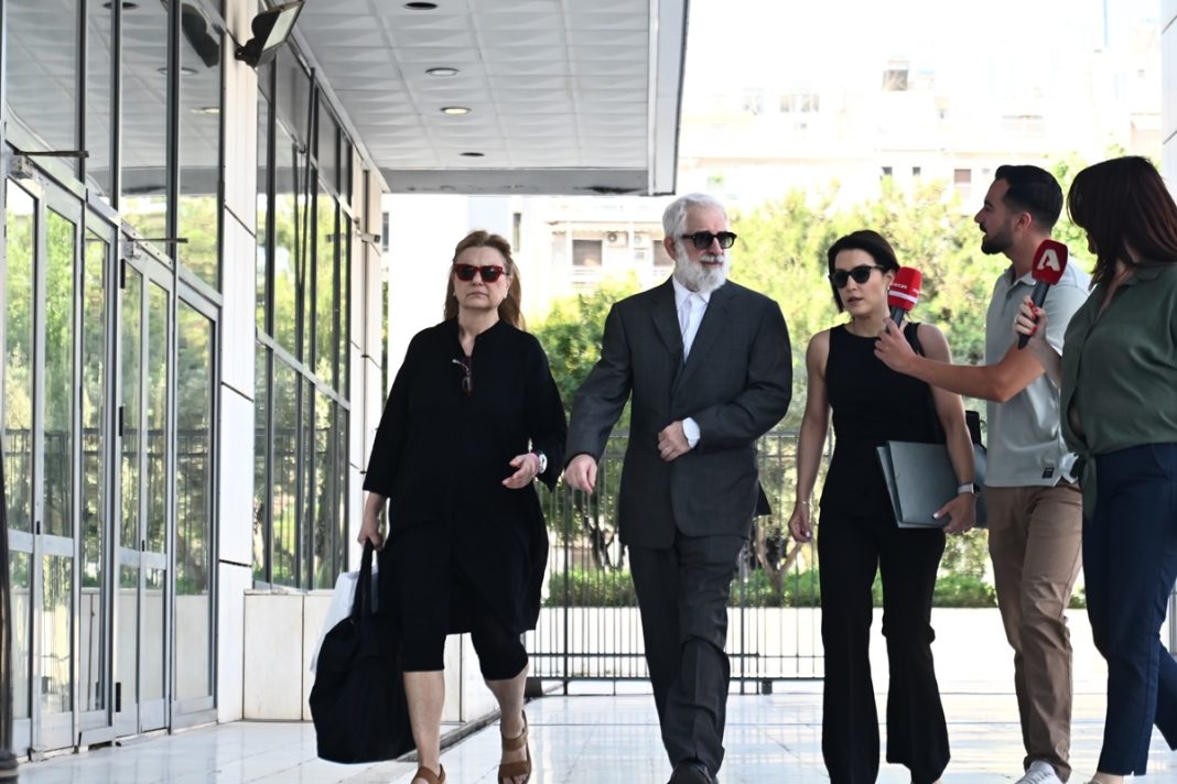 Απών ο Πέτρος Φιλιππίδης από το δικαστήριο: «Είναι βασανιστήριο να ακούει όλα αυτά τα ψεύδη εις βάρος του»