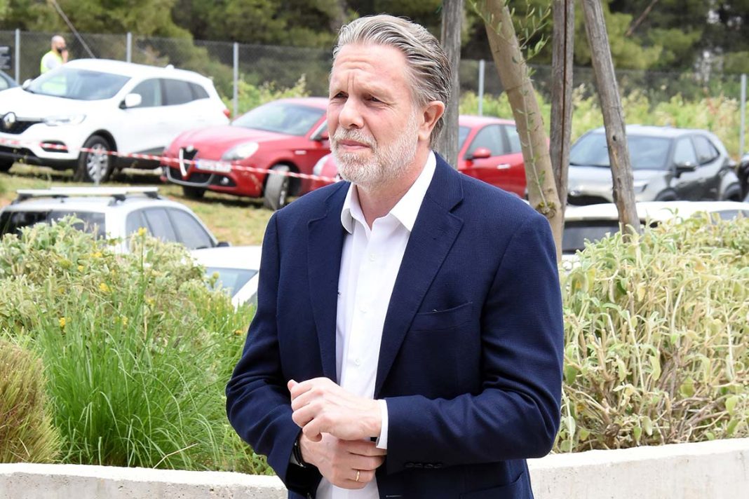 Παύλος Γερουλάνος: Το σπάνιο στιγμιότυπο με τις κόρες του