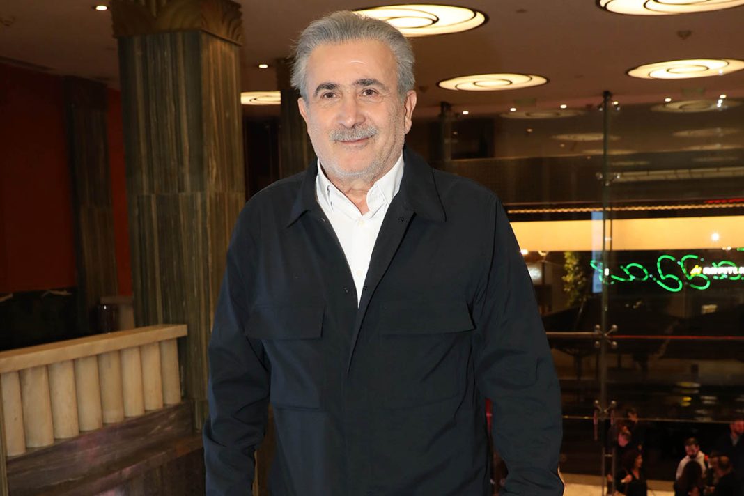 Λάκης Λαζόπουλος: Παντρεύτηκε η κόρη του στην Πάρο με λίγους καλεσμένους