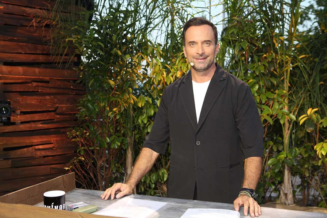 Ο Γιώργος Λιανός έρχεται με το «The Floor»