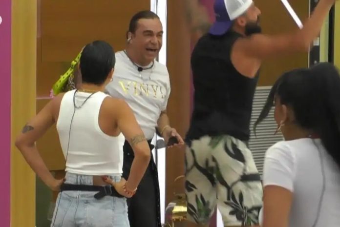 Ο Τρύφωνας Σαμαράς στο σπίτι του «Big Brother»
