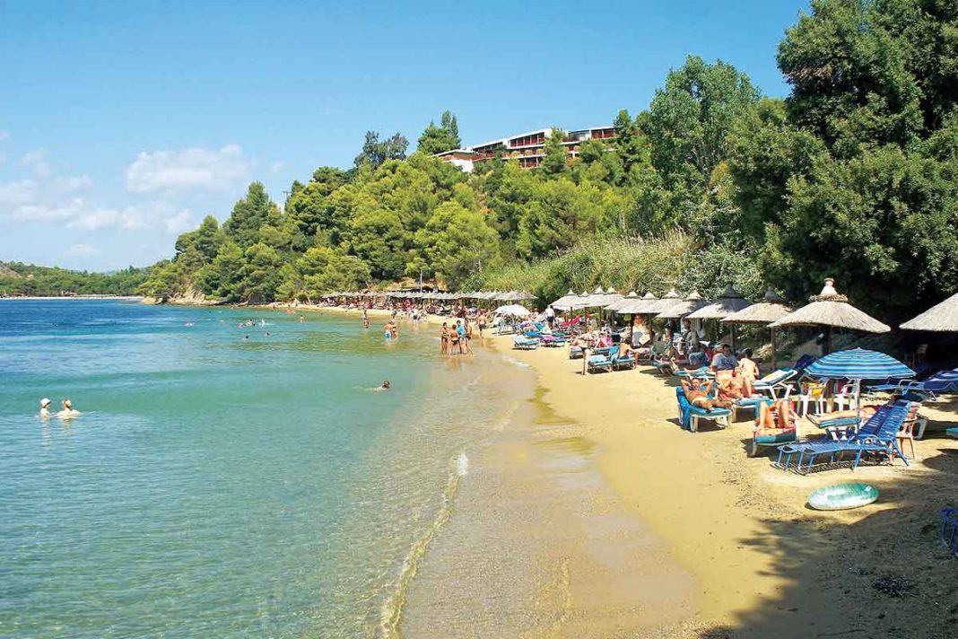 Στη Σκιάθο ο σεΐχης του Κατάρ