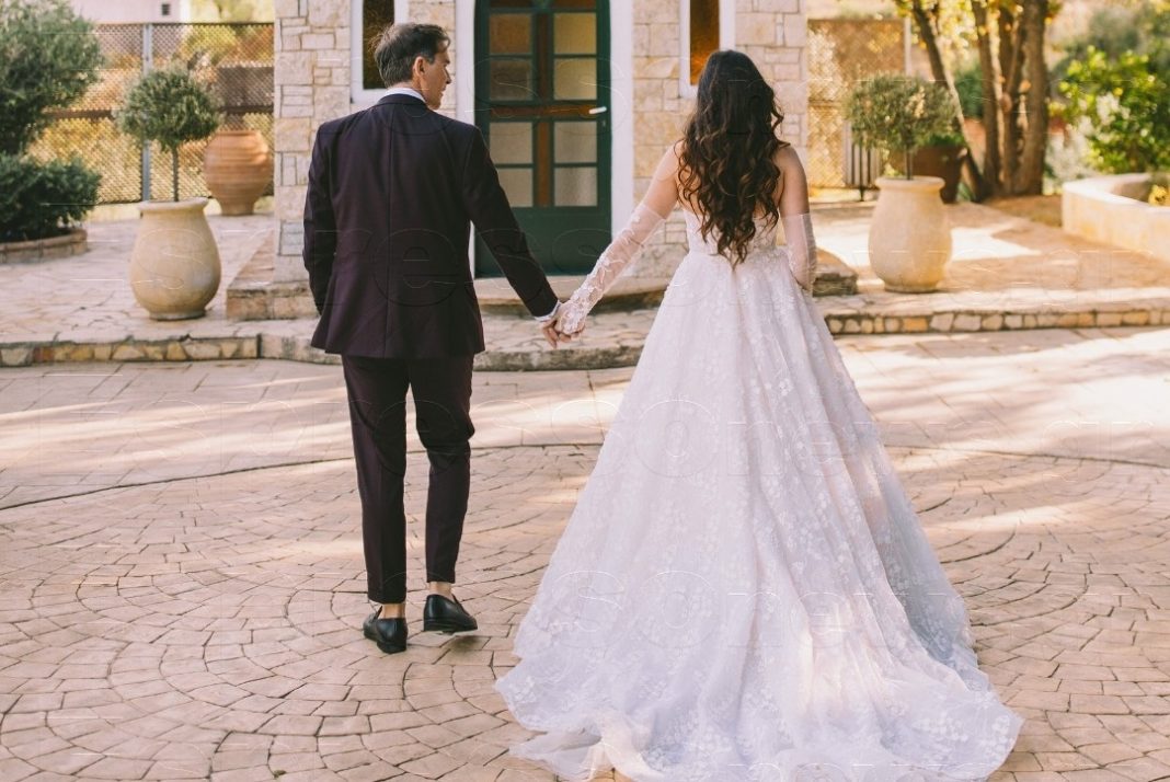 Παντρεύτηκε γνωστός ηθοποιός και δεν το πήρε κανείς χαμπάρι!