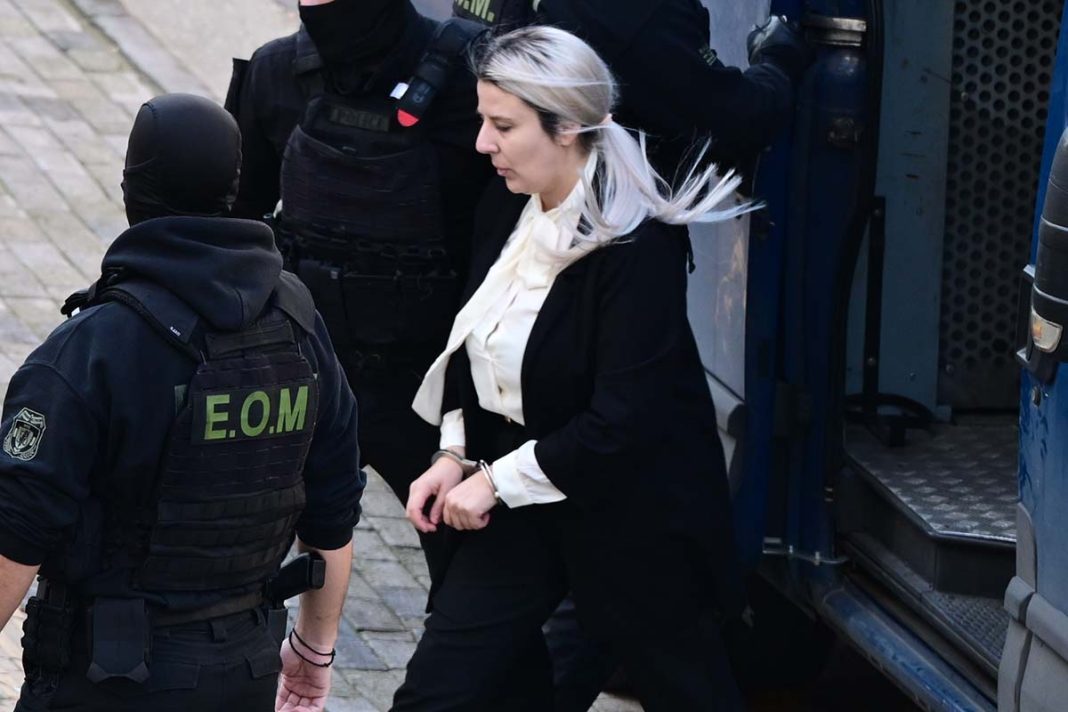 58χρονη έλουσε με καυστικό υγρό τον πρώην της