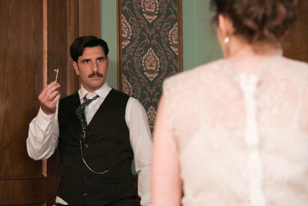 «Grand Hotel»: Ο Ρήγας αποκαλύπτει στην Αλίκη ότι κοιμήθηκε με τη μητέρα της
