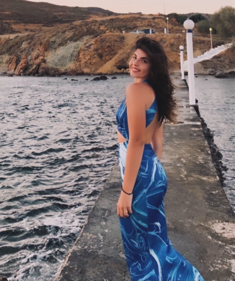 Ποιας πασίγνωστης Πατρινής είναι κόρη αυτή η 20χρονη; ΦΩΤΟ