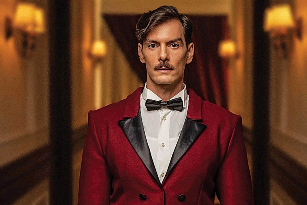 «Checkout» από το «Grand Hotel» για τον Κουκουράκη