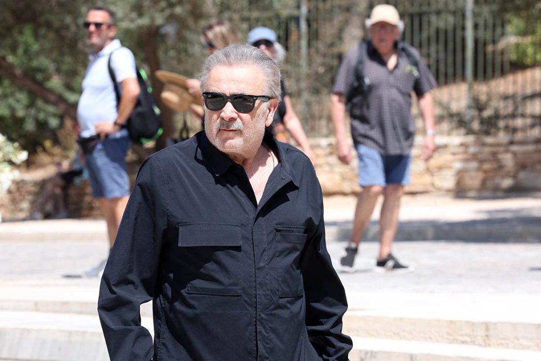 Έξαλλος ο Λάκης Λαζόπουλος: «Αν θέλαμε δημοσιότητα θα την επιδιώκαμε»