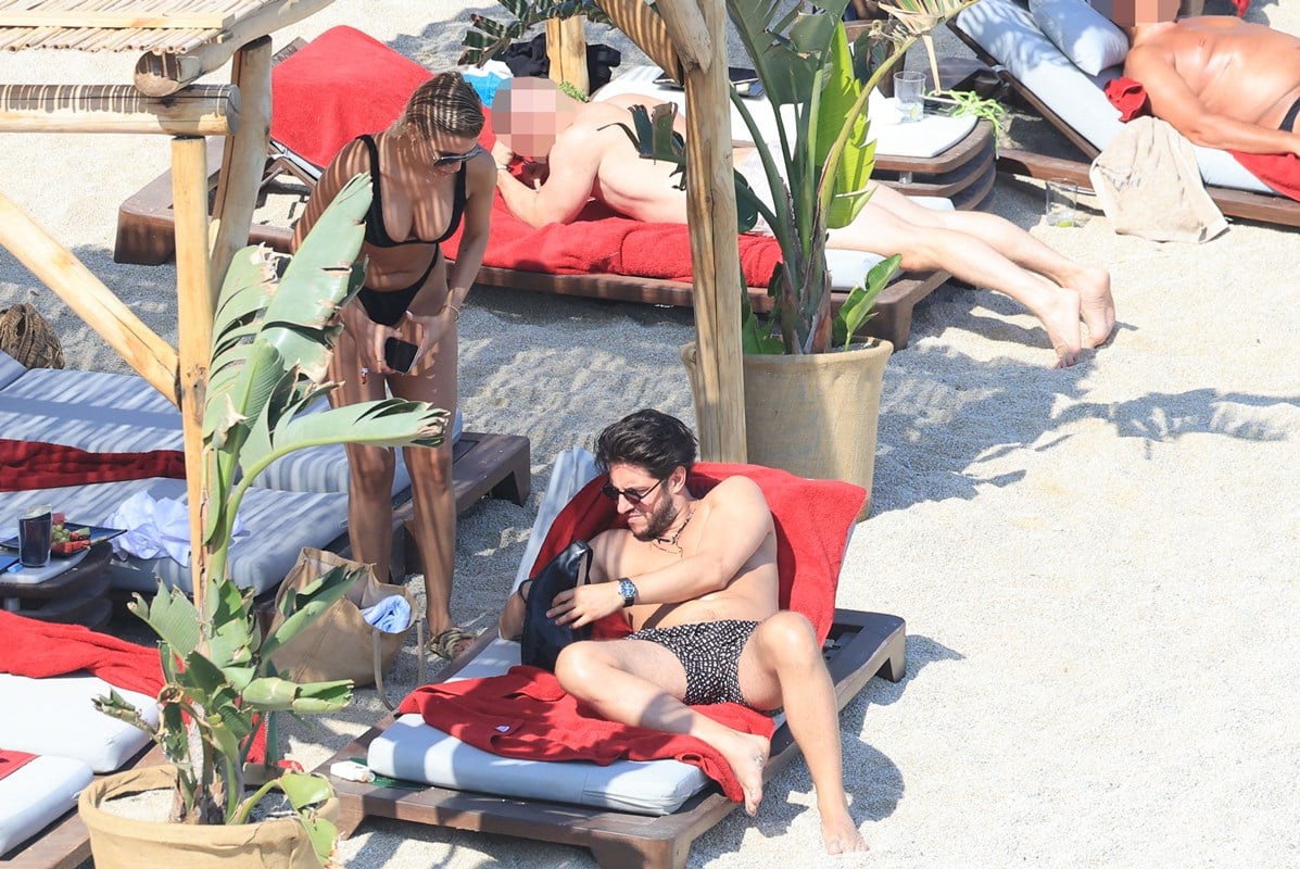 Τα παθιασμένα φιλιά της Κατερίνας Λιόλιου στον σύντροφό της στη Μύκονο
