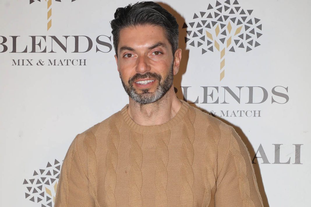 Σπύρος Μαρτίκας: Κλέφτης «πελάτης» τον άδειασε μέσα στο φαρμακείο - Το viral βίντεο και η οργή