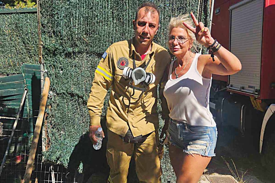 Η Στέλλα Μπεζαντάκου περιγράφει τις στιγμές αγωνίας όταν οι φλόγες έφτασαν στο κτήμα όπου ζει