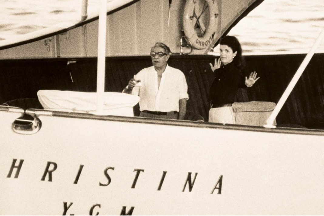 Η «Christina O», η διάσημη θαλαμηγός του Αριστοτέλη Ωνάση, έριξε άγκυρα στην Κέρκυρα