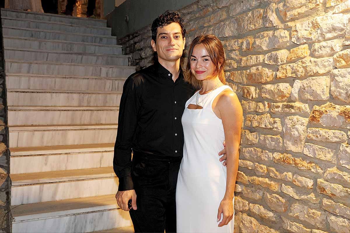 Μαζί στο σανίδι Πανταζάρας και Τουμάση! «Δράκουλας» με παντρεμένους