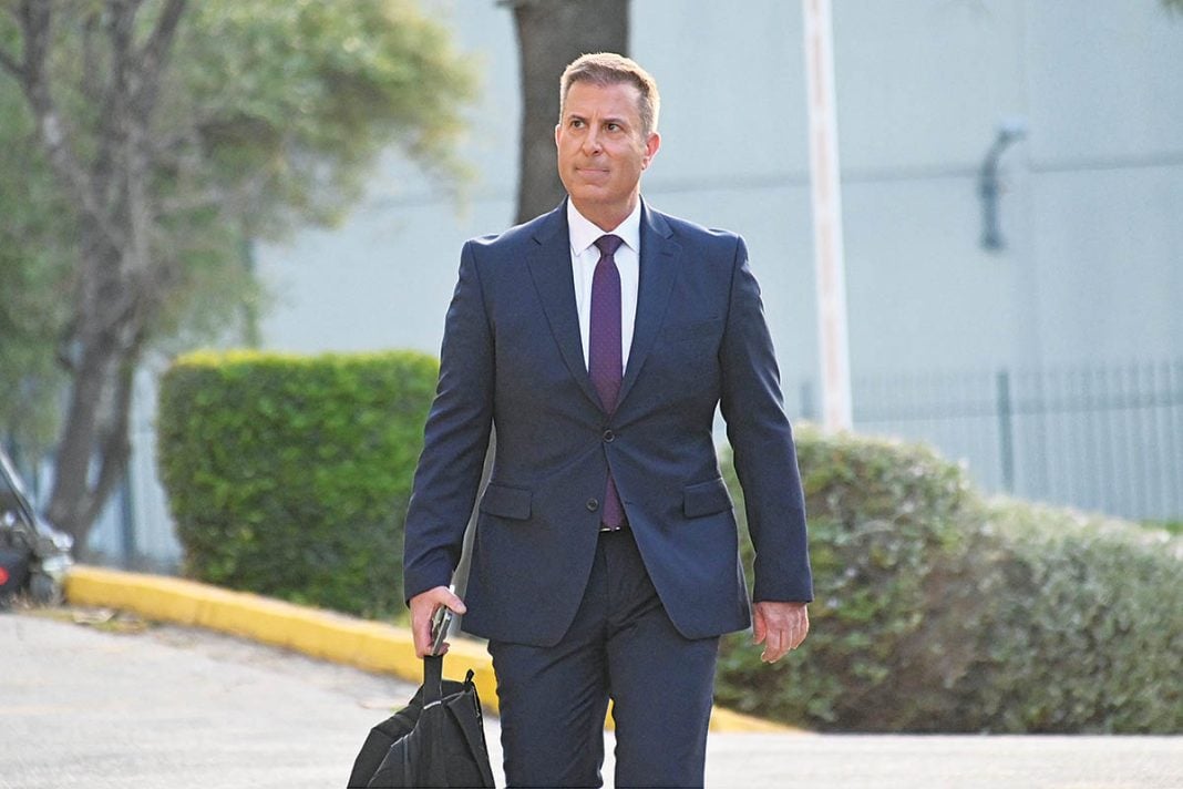Ο έμπειρος δημοσιογράφος άφησε στα... κρύα του λουτρού το Open για να καθίσει στην καρέκλα του Παπαδάκη