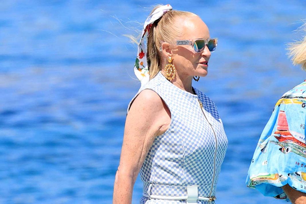Nancy Walton Laurie: Η ζάπλουτη που έφερε το «Kaos» στη Μύκονο!
