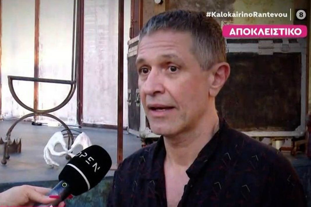 Αιμίλιος Χειλάκης: «Εμένα η οικογένειά μου είναι δυική και αυτό, για κάποιους, δεν είναι οικογένεια»