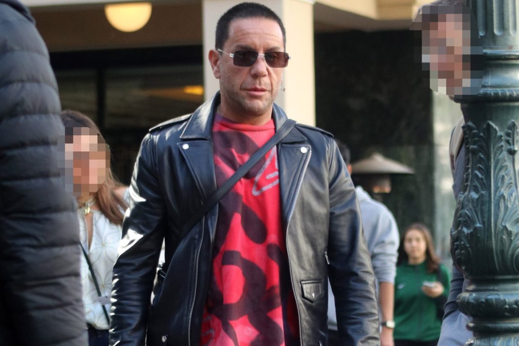 Αναβολή στην πρεμιέρα της νέας εκπομπής του Μαζωνάκη στον ΣΚΑΙ