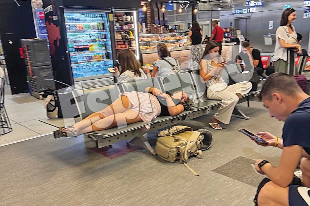 Τουρίστες χωρίς κανένα ίχνος σεβασμού προς τη χώρα μας