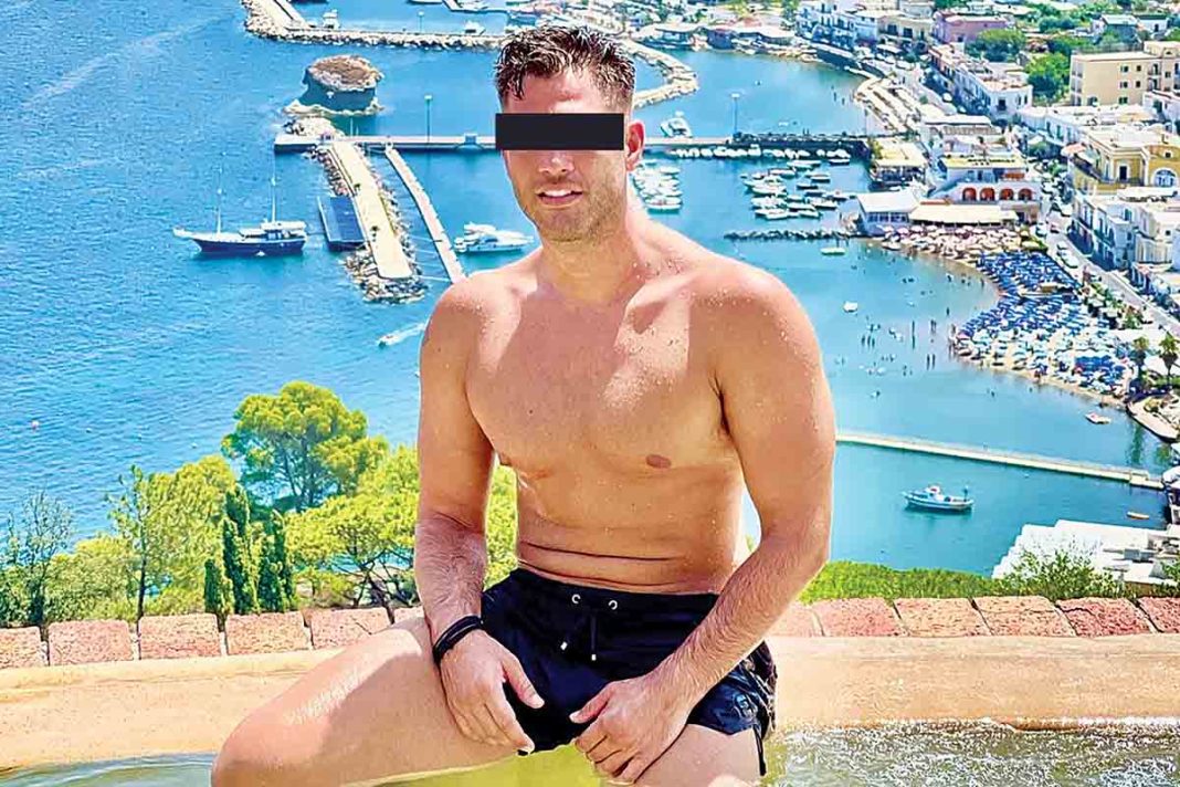 Πώς η επίδειξη πλούτου στα social media έκαψε τον πρώην αστυνομικό σταρ του TikTok