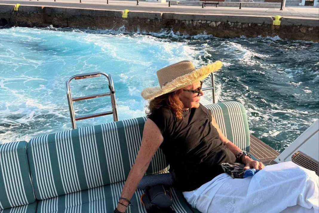 Συνεχίζει το tour στα ελληνικά νησιά η σχεδιάστρια Νταϊάν φον Φίρστενμπεργκ