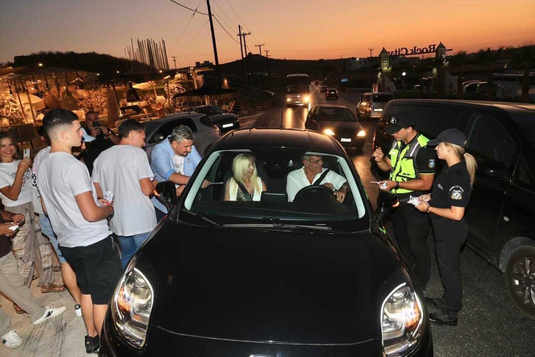 Καρό σημαία στο Γκραν Πρι της Μυκόνου