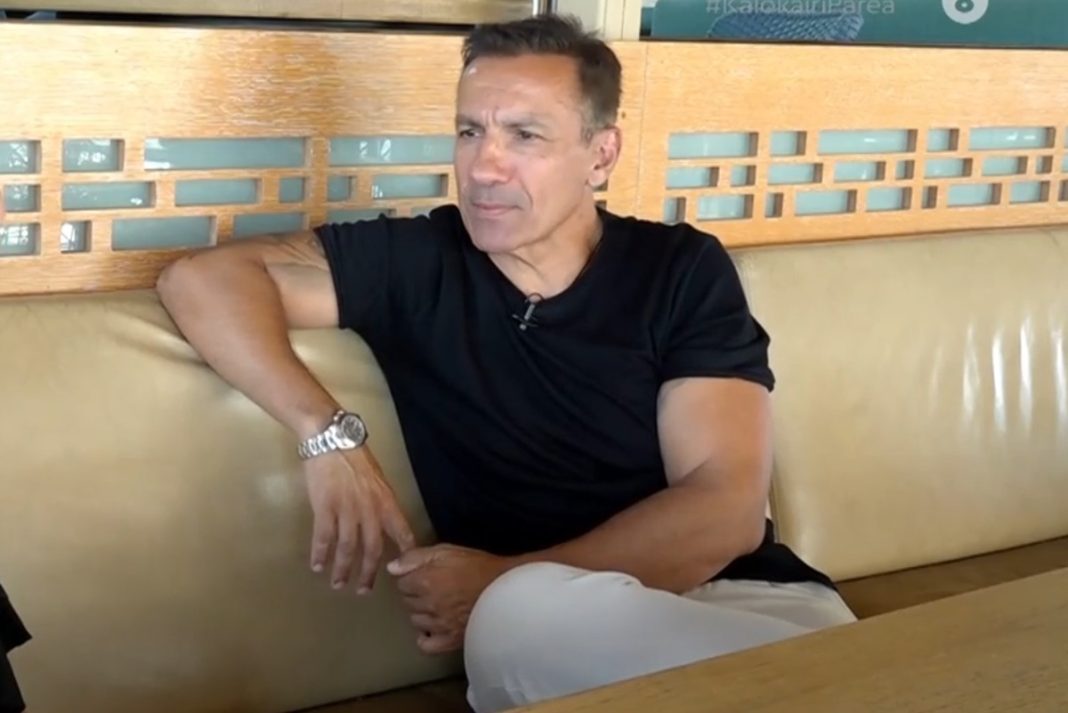 Πέτρος Ίμβριος: «Με πίκρανε που δεν ήμουν στη συναυλία για τον Βασίλη Καρρά»