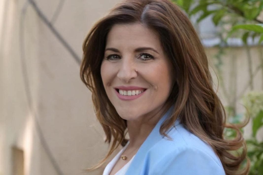 Στέλλα Κονιτοπούλου: «Γι’ αυτό έσμιξα ξανά τους Κονιτοπουλαίους»