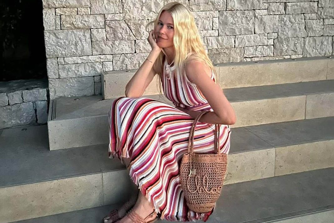 Κλόντια Σίφερ: Διακοπές στο Κρανίδι για το top model!
