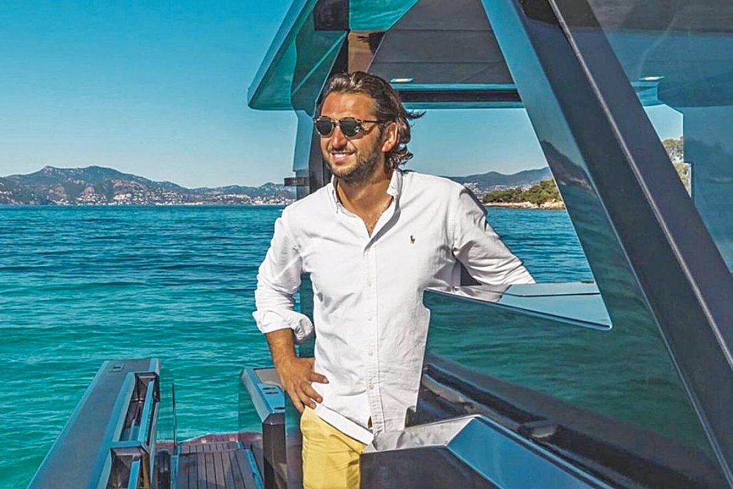 Καπετάνιος πλοίου φέρεται ότι εμβόλισε το γιοτ του Τούρκου που πήγαινε στη Μύκονο