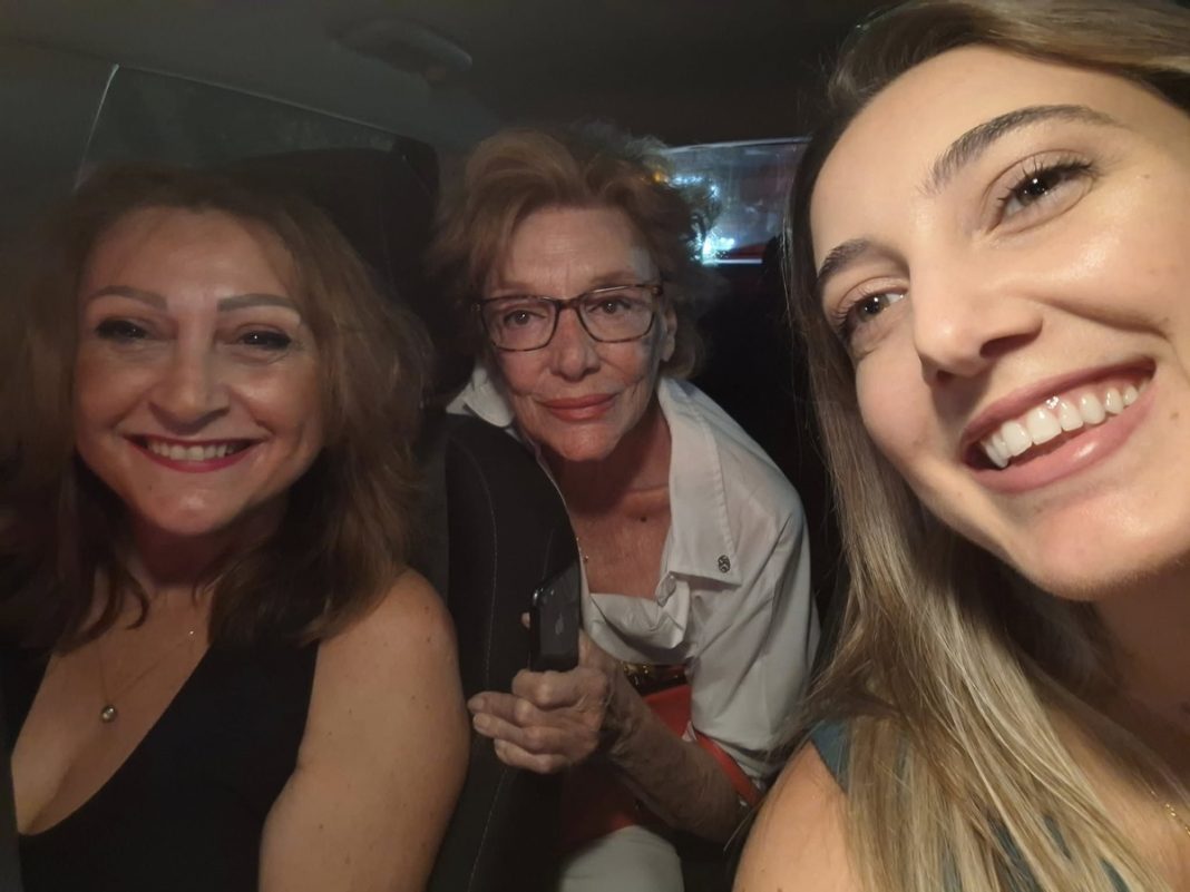 Η Μάρω Κοντού ζήτησε από θαυμάστριές της να την πάνε κάπου λόγω απεργίας των ταξί