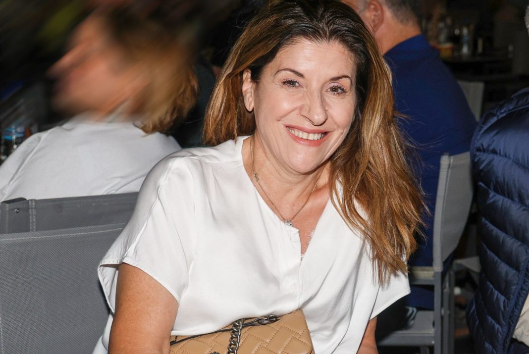 Στέλλα Κονιτοπούλου: Σπάνια δημόσια εμφάνιση με τον σύζυγό της