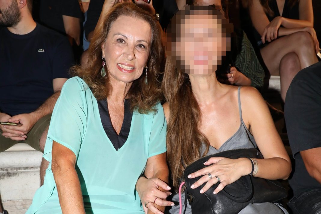 Γνωστή πρωταγωνίστρια πήγε στο Ηρώδειο παρέα με τη μαμά της!
