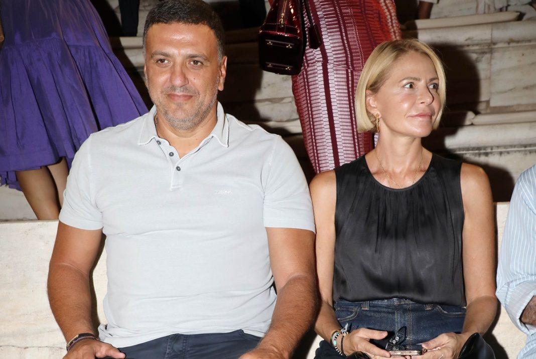 Η Τζένη Μπαλατσινού στο Ηρώδειο με τον σύζυγό της, Βασίλη Κικίλια και τον πατέρα της