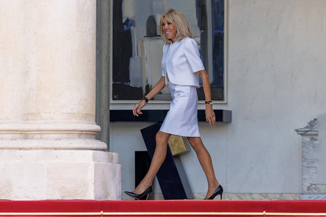 Μπριζίτ Μακρόν: Θα καταθέσει σε αμερικανικό δικαστήριο ντοκουμέντα που αποδεικνύουν το φύλο της