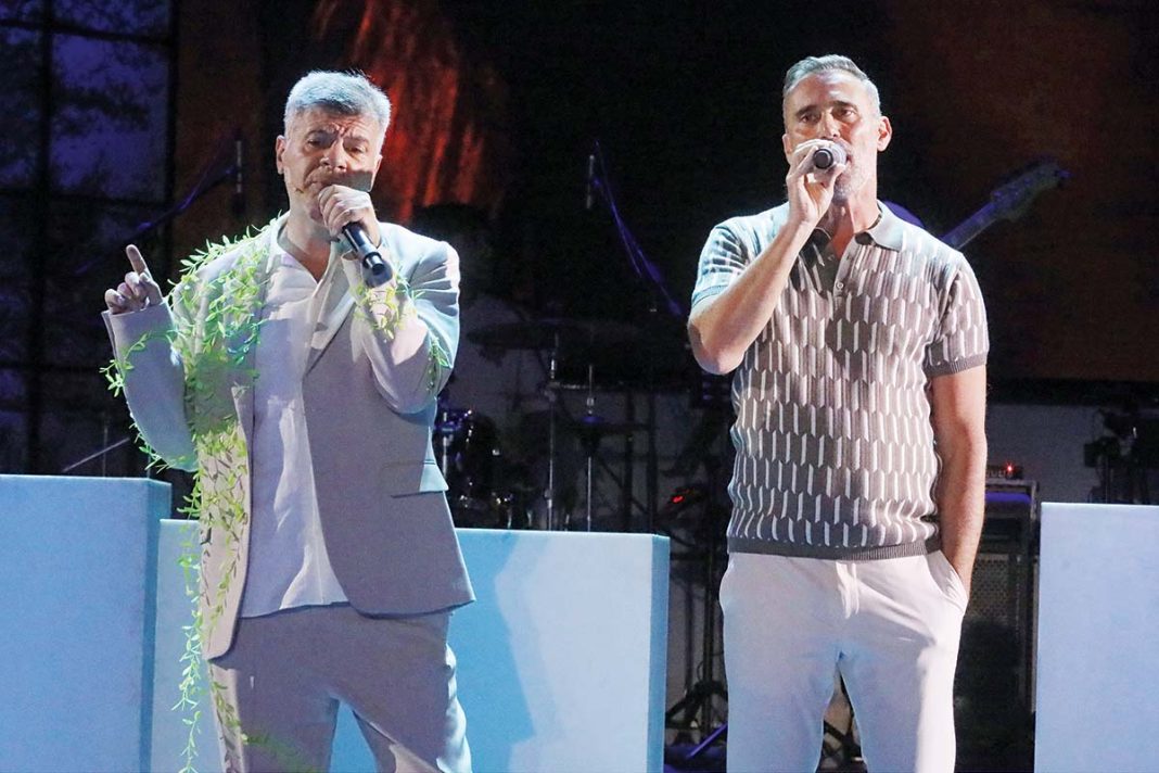 Μίνι reunion του «Παρά 5» στο live του Φοίβου Δεληβοριά