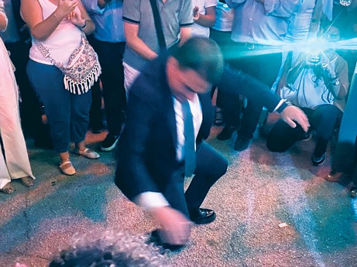Η ζεϊμπεκιά του Κώστα Τσουκαλά